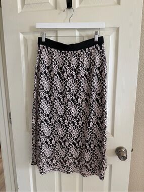 bobeau Black and Light Pink Lace-Overlay Midi Skirt